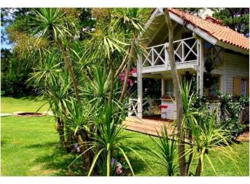 Casa · 200m² · 5 Ambientes · 4 Dorm. | Playa Mansa - Punta del Este