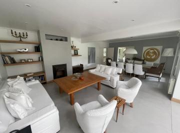 Casa · 1140m² · 6 Ambientes · Casa en Venta 6 Ambientes en Ayres de Pilar - Amueblada