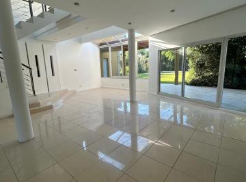 Casa de 7 ambientes, Pilar · Casa en Lote Central Alquiler Anual Sin Muebles en Saint Matthews Village Pilar