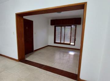 Casa de 3 ambientes, Miramar · Casa en Esquina - Calle 33 y 28 - Miramar