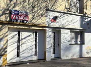 Casa · 145m² · 4 Ambientes · 1 Cochera · Venta Casa Dos Dorm. con Cochera