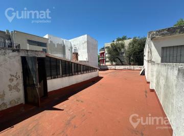 Casa · 146m² · 6 Ambientes · Casa Depósito Local en Zona Residencial Comercial E Industrial