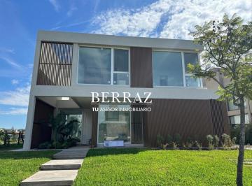 Casa · 306m² · 6 Ambientes · 2 Cocheras · Casa Venta 6 Ambientes a La Laguna en Castaños Nordelta Lote de 700 m²