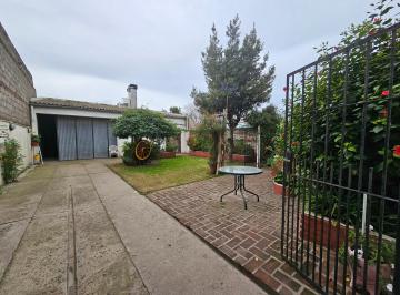 Edificio de 5 ambientes, Necochea · Edif - Loc - Salón Vta + Dep + Fdo Com + Dpto 5 Amb 1°p - Lote10x40 + Qco + Galpon - Exc Invers!