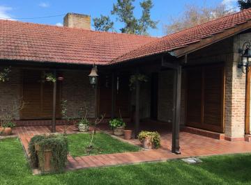 Casa de 3 ambientes, Escobar · Casa a La Venta con Amplio Parque Arbolado