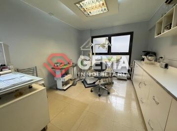 Oficina comercial · 95m² · 6 Ambientes · Oficina en Dean Funes Al 400