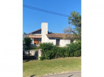 Casa · 467m² · 11 Ambientes · 2 Cocheras · Venta! Casa Villa Allende Golf. excelente Ubicación!