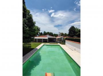 Casa · 210m² · 6 Ambientes · 2 Cocheras · Casa en Funes 3 Dorm. Gran Terreno Garita 12