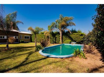 Casa · 121m² · 6 Ambientes · 2 Cocheras · Casa en Venta Funes Town Humboldt 644