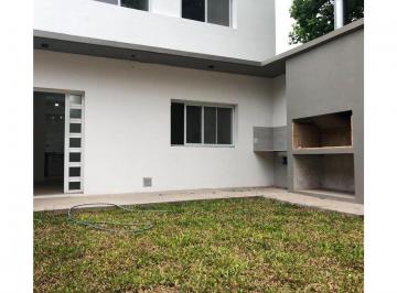 Casa · 82m² · 3 Ambientes · Casa de Pasillo, 2 Dorm. y Dos Baños, Fisherton, brasil 500