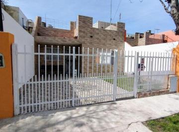 KNK-KNK-4759_2 · Oportunidad Venta Casa 3 Amb C Patio y Cochera