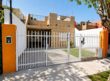 KNK-KNK-4759_2 · Oportunidad Venta Casa 3 Amb C Patio y Cochera