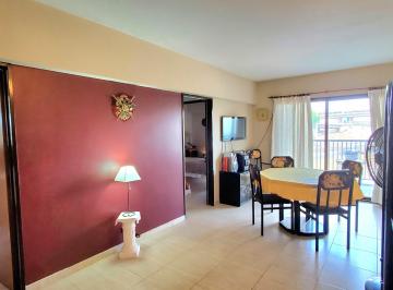 Departamento Venta 70m² de 4 ambientes · 4 Amb Impecable. Amplio Luminoso | Entras con Usd 45.000 | Financiación Propia