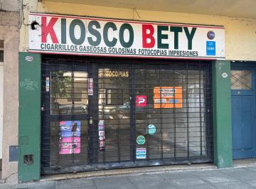 Local comercial · 28m² · V Urquiza: Local Comercial S/Av Sin Expensas. Exc Inver