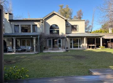 Casa · 502m² · 6 Ambientes · 9 Cocheras · Casa en Increíble Lote en Excelente Zona de Pacheco
