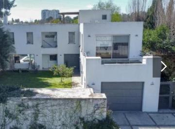 Casa · 400m² · 5 Ambientes · 4 Cocheras · Alquiler Casa en Sta Maria de Tigre a La Laguna