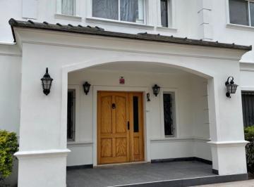 Casa · 300m² · 5 Ambientes · Casa en Venta en Barrio Maschwitz Privado
