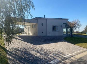 Casa · 170m² · 4 Ambientes · 2 Cocheras · Vta Casa El Cazal Barrio Náutico con Salida Al Río