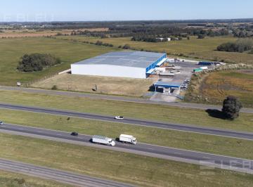 Local comercial · 42000m² · Venta Zarate Nave Industrial 11000 m² Terreno 42000 Gran Potencial Industrial Logistico