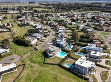 Casa de 4 ambientes, Escobar · Casa en Venta Sobre Lote Interno en Haras Santa Maria Barrio El Atardecer