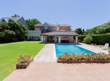 Casa · 450m² · 7 Ambientes · Casa en Venta en Santa Rita, San Isidro