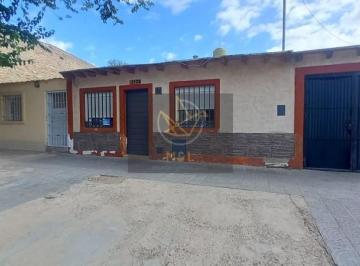 Casa · 150m² · 4 Dormitorios · 1 Cochera · Casa Mas Departamento en Godoy Cruz