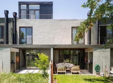 Casa · 124m² · 4 Ambientes · 2 Cocheras · Town House en Alquiler en Oliden Joven, del Viso Pilar