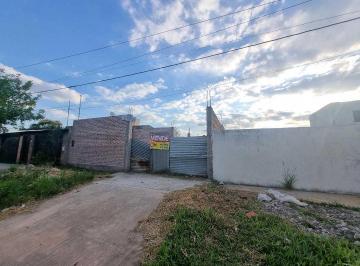 Terreno · 135m² · Terreno de 270 m² con Muros y Estructura Sobre Asfalto!