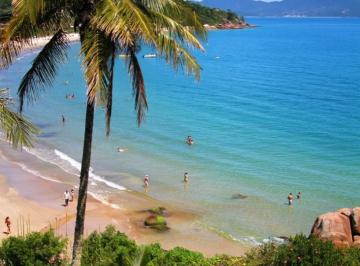 Casa · 300m² · 7 Ambientes · 3 Cocheras · Casa en La Mejor Ubicación en Venta en Lagoinha Brasil