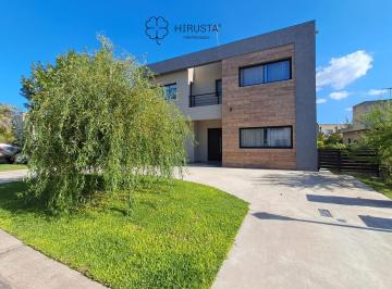 Casa de 5 ambientes, Pilar · Casa en Venta en La Cañada, Los Tilos 3 Dorm.