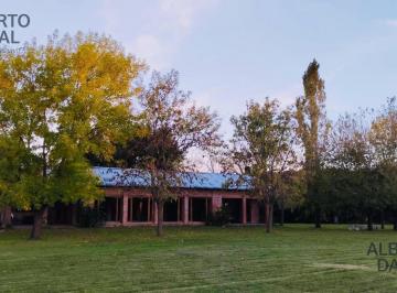 Casa · 30000ha · 7 Ambientes · 2 Cocheras · Casa en City Bell - Venta