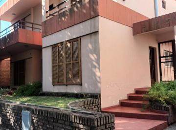 Casa · 200m² · 5 Ambientes · 2 Cocheras · Excelente Casa Equipada Para 7 Pers. con Gran Parque - 5 Amb - Centro San Pedro