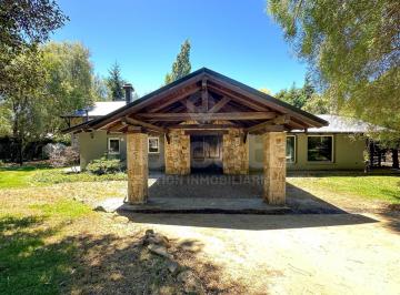 Casa · 289m² · 8 Ambientes · Casa en Venta de 4 Dorm. Cabaña en Km 6 Bariloche