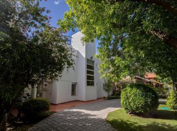 Casa · 170m² · 6 Ambientes · 1 Cochera · Casa - Rincón de Emilio