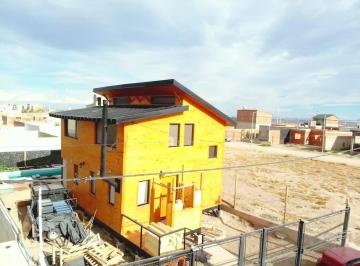 Casa · 100m² · 5 Ambientes · 2 Cocheras · Casa en Balcon de La Ciudad