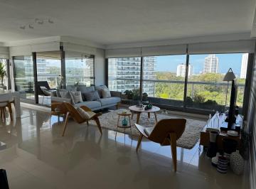 Departamento de 5 ambientes, Uruguay · Semipiso con Cochera Amenities Punta del Este