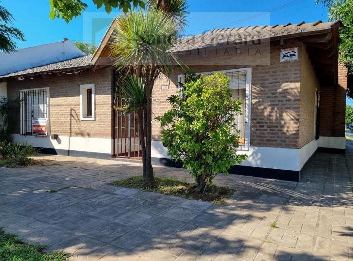 Casa · 217m² · 5 Ambientes · 2 Cocheras