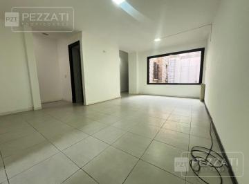 Oficina comercial · 75m² · 3 Ambientes · Oficina en Alquiler. Zona Güemes. Jardin, 2 Privados. Recepciòn. Baño