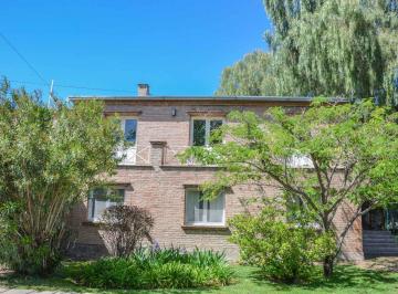 Casa · 315m² · 6 Ambientes · 1 Cochera · Venta Casa Esquina Club de Campo