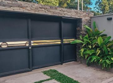 Casa · 180m² · 6 Ambientes · 2 Cocheras · Duplex Calle Maciel