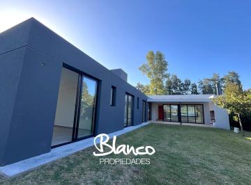 Casa · 155m² · 5 Ambientes · 2 Cocheras · Casa en Venta en Manzanares Chico, Pilar, G. B. a. Zona Norte