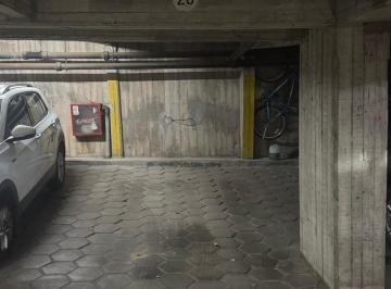Garage , Núñez · Cochera Fija Cubierta en Nuñez - Auto/suv/pick - Up