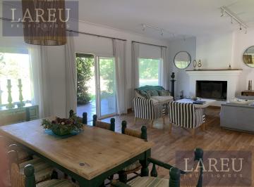 Casa · 550m² · 8 Ambientes · 2 Cocheras · Alquiler Febrero 2025