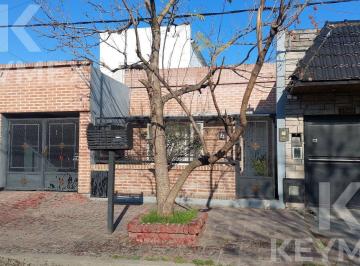 Casa · 220m² · 7 Ambientes · 1 Cochera · Casa en Venta con 3 Dorm. y Cochera, Berisso
