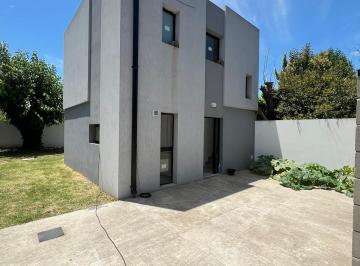 Casa de 3 ambientes, La Plata · Venta Dúplex 2 Dorm. Villa Elisa