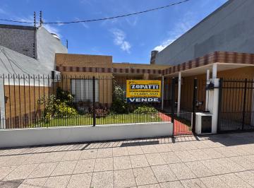 Casa de 3 ambientes, Morón · Casa Americana Sobre Lote Propio