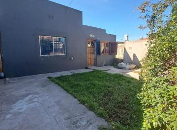 Departamento · 58m² · 2 Dormitorios · PH Independiente - 3 Amb. con Patio - Sicilia y Castex - Apto Crédito