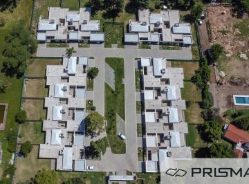 Casa · 203m² · 7 Ambientes · 2 Cocheras · Casas en Housing La Macarena. Villa Allende. 3 Dorm..