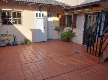 Casa · 160m² · 3 Ambientes · 2 Cocheras · Casa en Llavallol, Lomas de Zamora, Patio, Cochera, Parrilla, Garage, 3 Ambientes, Jardin