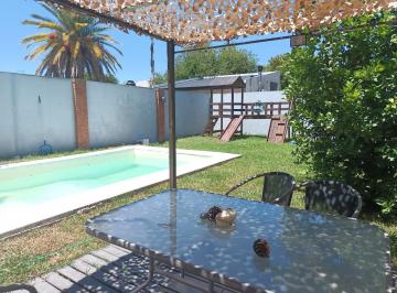 Casa · 158m² · 4 Ambientes · 1 Cochera · Venta, Casa 4 Amb, Cochera, Pileta, Jardin, Balcon, Apto Credito, Lomas de Zamora